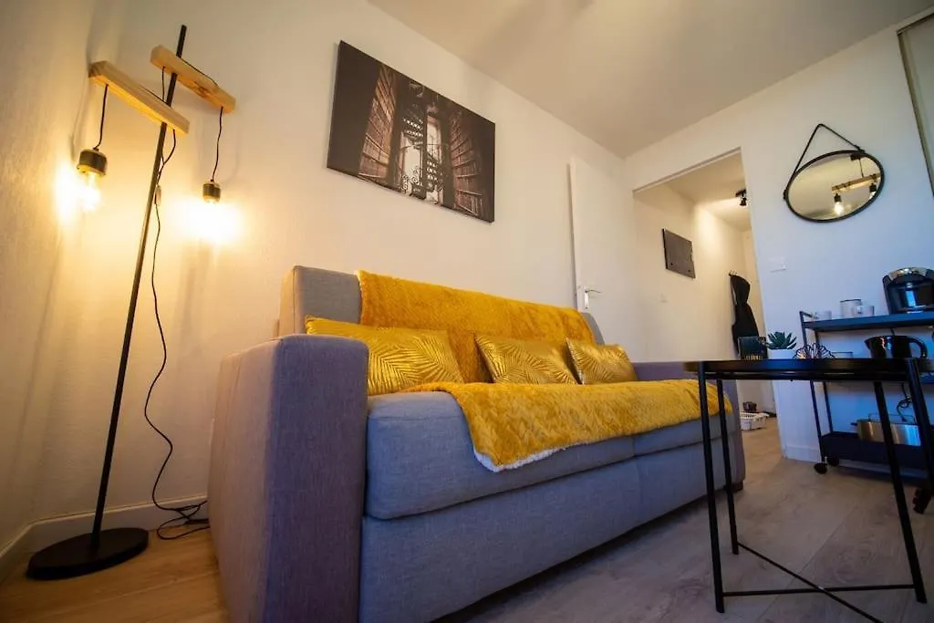 Appartement Climatise Terrasse Parking Gare St Charles Marseille 0*,  France